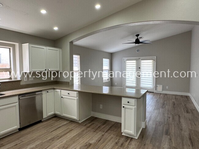 Foto del edificio - 2523 W White Feather Ln