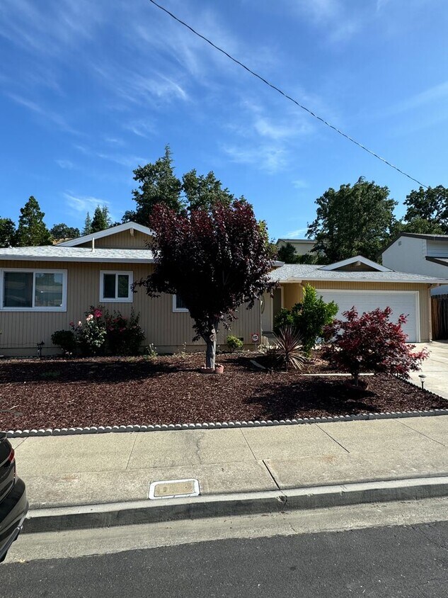 Primary Photo - 430 Blue Ridge Dr