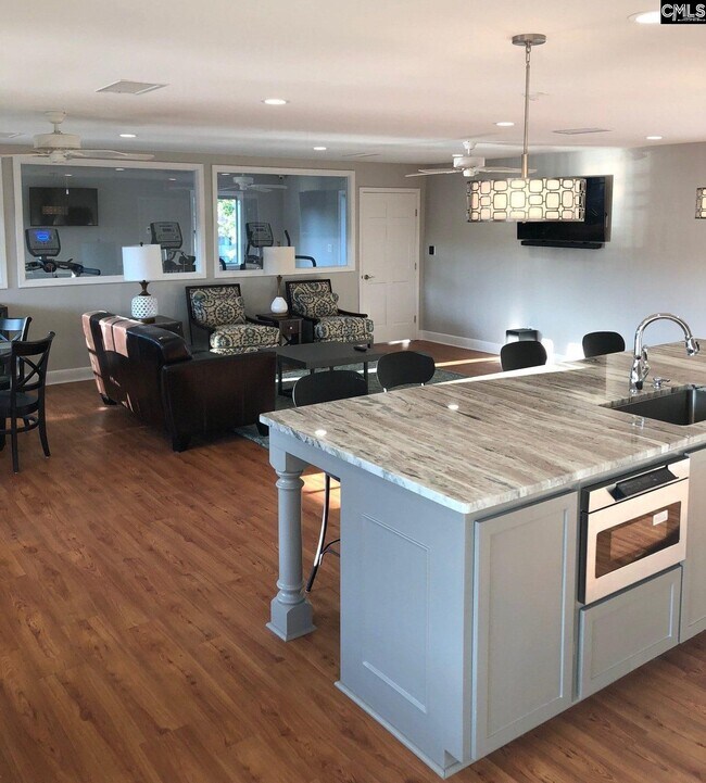 Foto del edificio - 6530 Davidson Rd