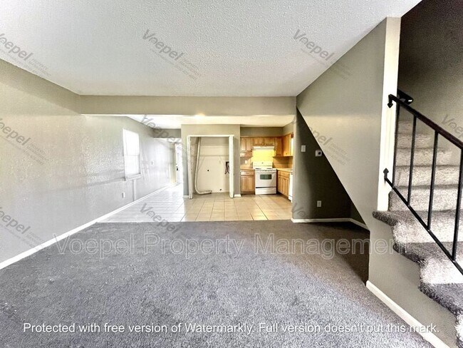 Building Photo - 307 NE Cedar Ct