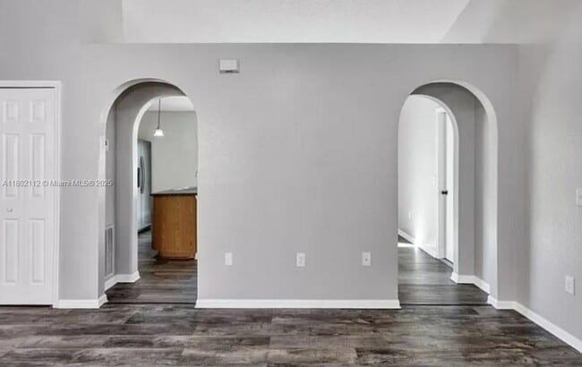 Foto del edificio - 2110 Whispering Trails Blvd