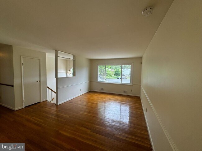Building Photo - 2508 St John Pl