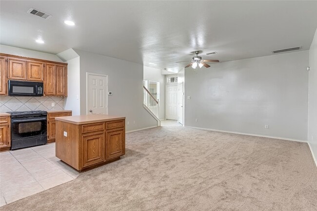 Foto del edificio - 706 Woodport Ln