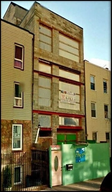 Primary Photo - 138 Huron St