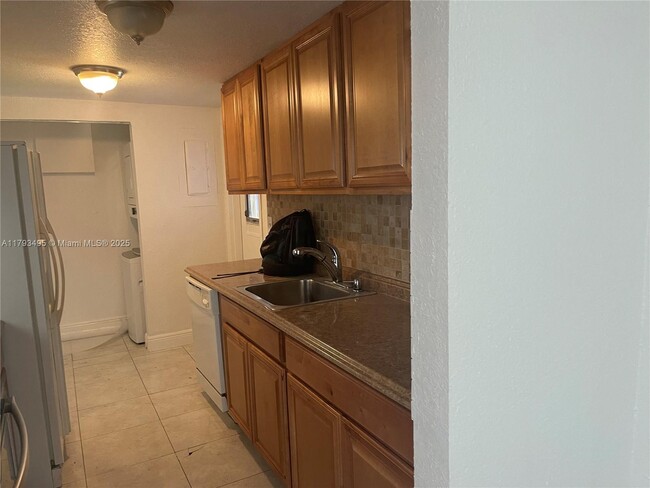 Foto del edificio - 7811 NW 66th Terrace