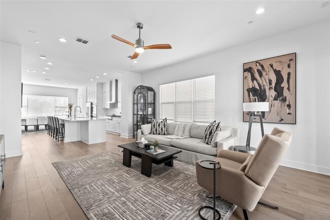 Foto del edificio - 4310 Authentic Dr