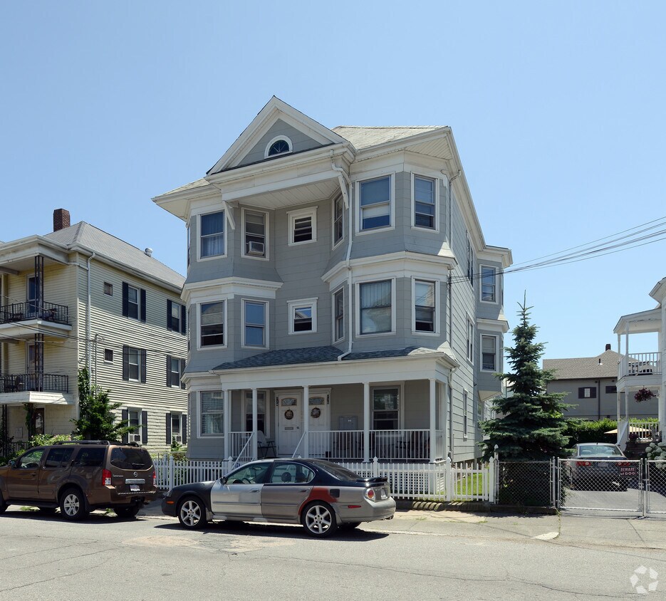 Primary Photo - 134-136 Hathaway St