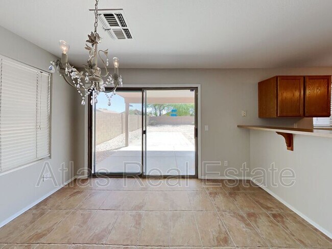 Building Photo - 12943 W Sharon Dr