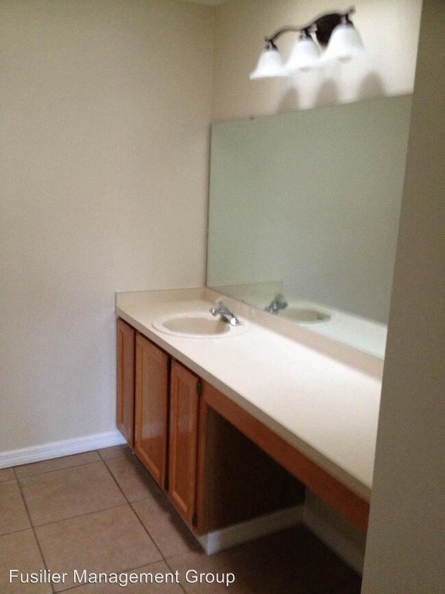 Building Photo - 2 br, 2 bath House - 136 Pinewood Circle