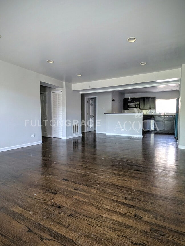 Building Photo - 2542 W Fitch Ave