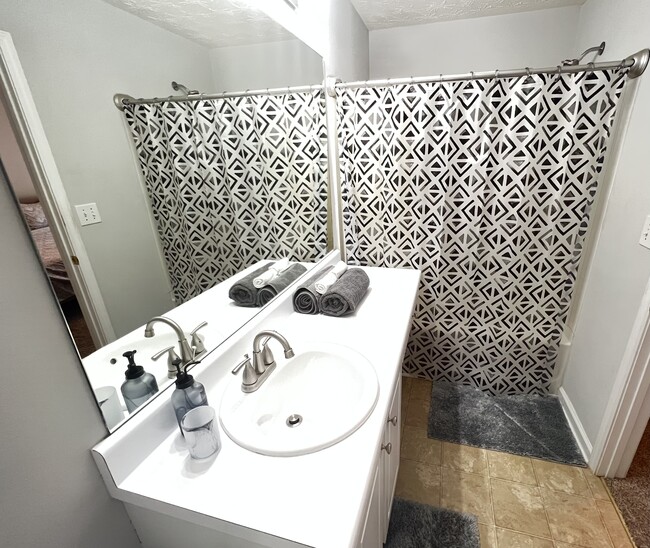 Building Photo - 6580 Arbor Gate Dr SW