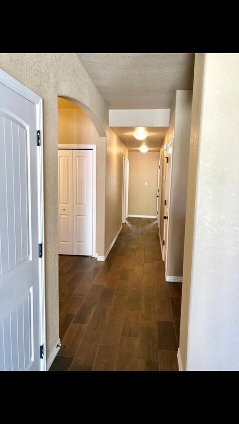 Foto principal - 8124 Massard Rd