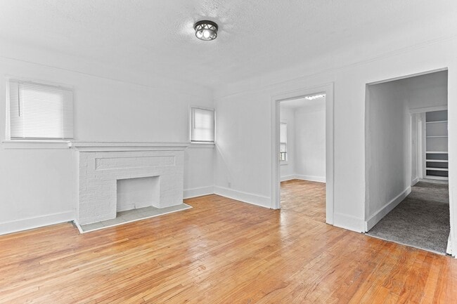 Building Photo - 15114 Quincy St