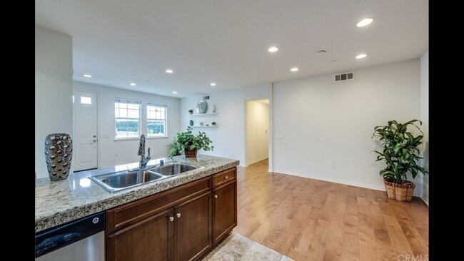 Building Photo - 1411 Abelia