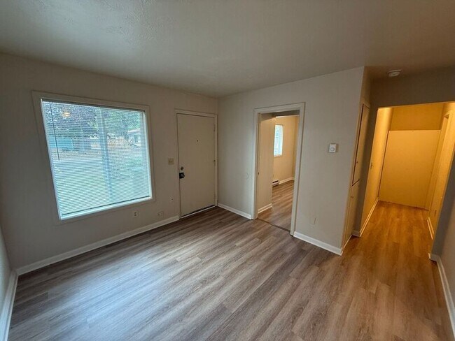 Foto del edificio - 1574 Bellevue St SE