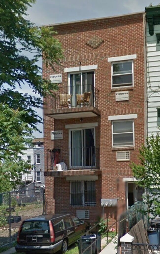 Building Photo - 53 Van Buren St