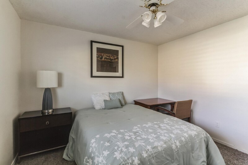 Foto principal - 11105 St Charles Ave