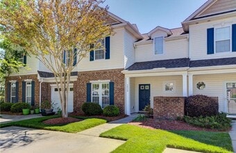 Building Photo - 5823 Fox Point Cir