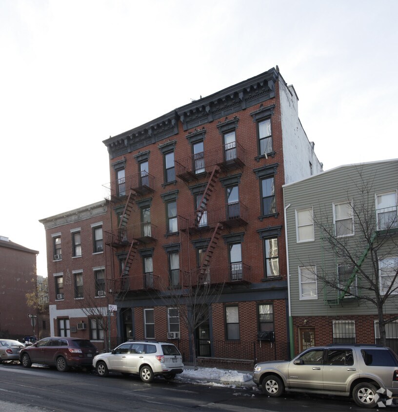 Primary Photo - 163-165 Franklin St