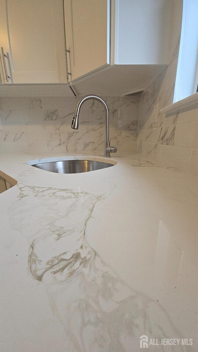 Foto del edificio - 1008 N Oaks Blvd