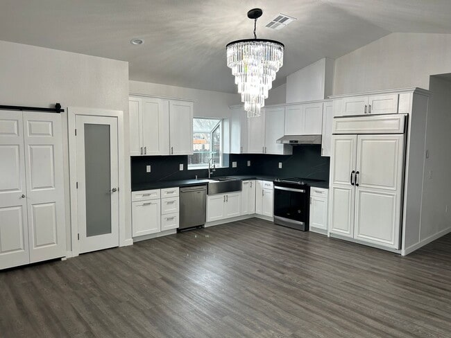 Foto del edificio - 3 Bedroom 2 Bath Home Modesto Ca