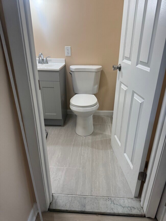 Bathroom - 356 Franklin Ave