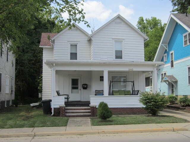 Primary Photo - 240 E State St