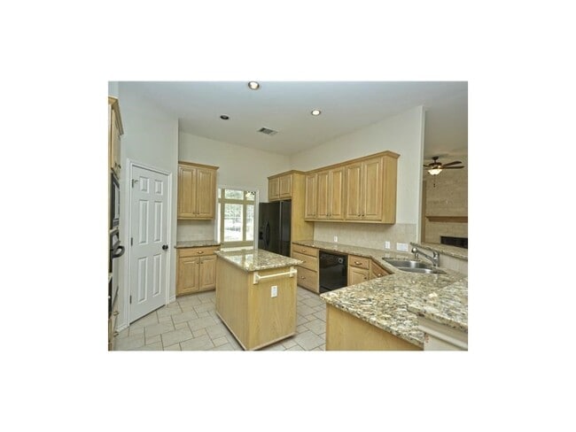 Building Photo - 110 Calypso Dr