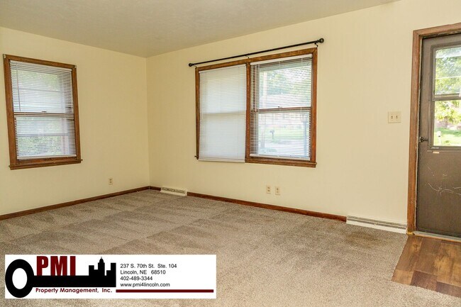 Foto del edificio - 2 Bedroom, 1 Bathroom House for Rent; Avai...