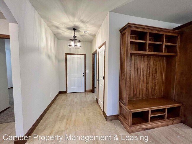 Building Photo - 4 br, 2 bath House - 508 NW 176th Street