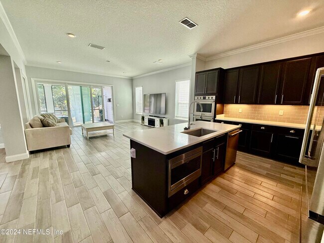 Building Photo - 52 Waterline Dr