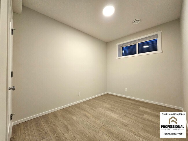 Photo du bâtiment - 238 Orchards Blvd SW