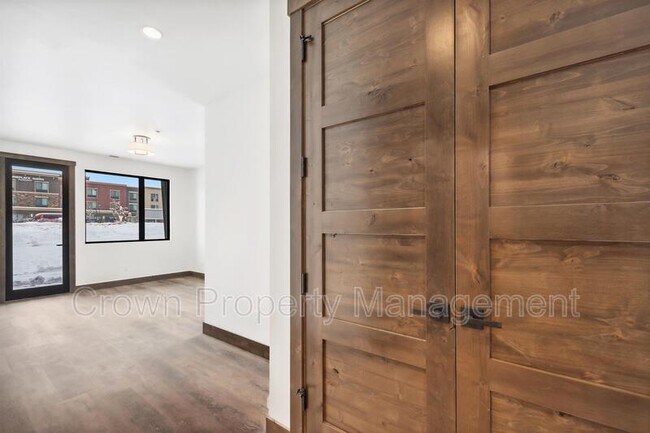 Building Photo - 317 Akers Ln