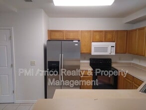 Building Photo - 6142 Olivedale Dr