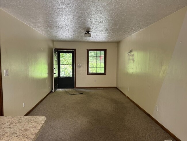 Foto del edificio - 1138 Jackson Hollow Rd