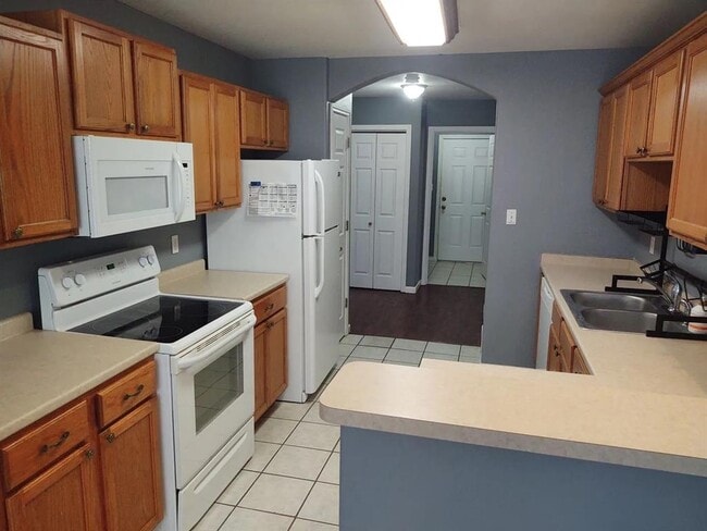 Building Photo - 707 Sturgeon Dr