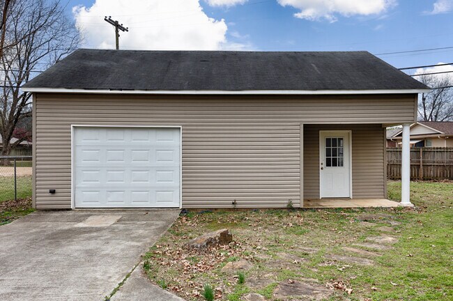 Foto del edificio - 607 Bob Wallace Ave SW