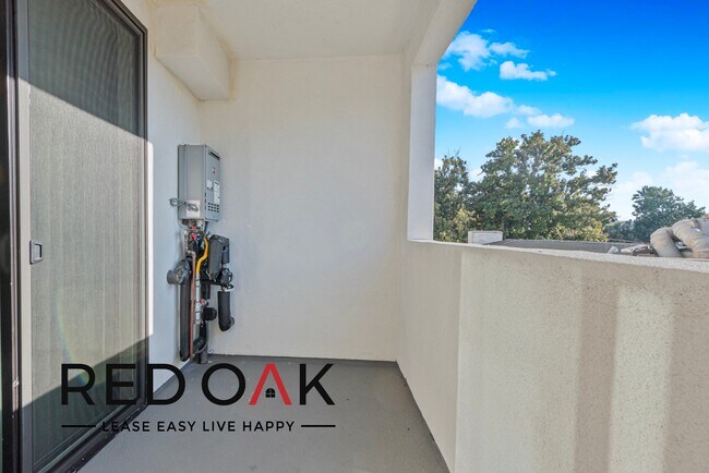 Foto del edificio - Breathtaking, Newly Built Two Bedroom Feat...