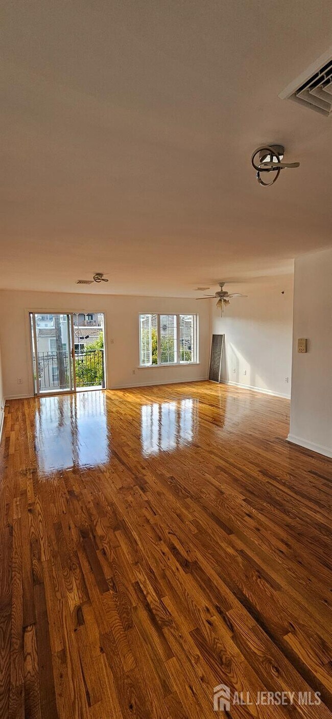 Foto del edificio - 655 4th St
