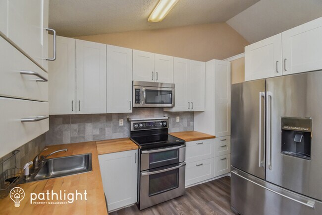 Building Photo - 6410 Lonsdale Drive, Colorado Springs, CO,...