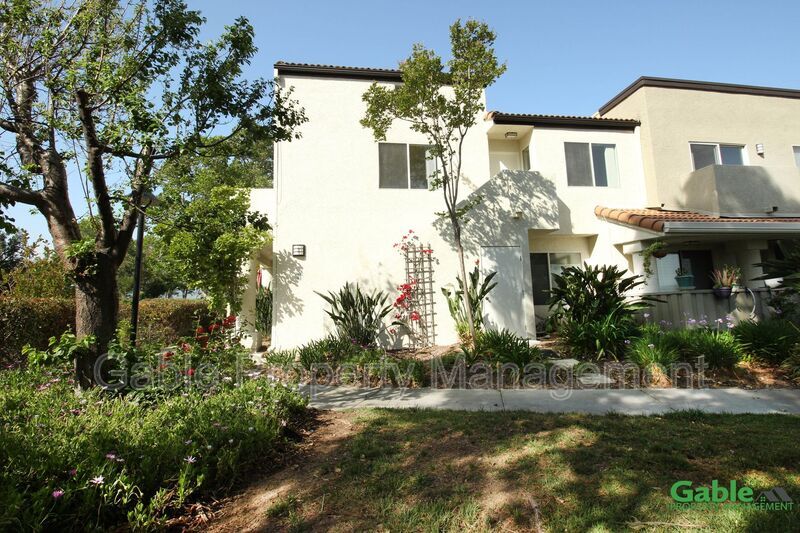 24450 Leonard Tree Ln Unit 202, Santa Clarita, CA 91321 Condo for