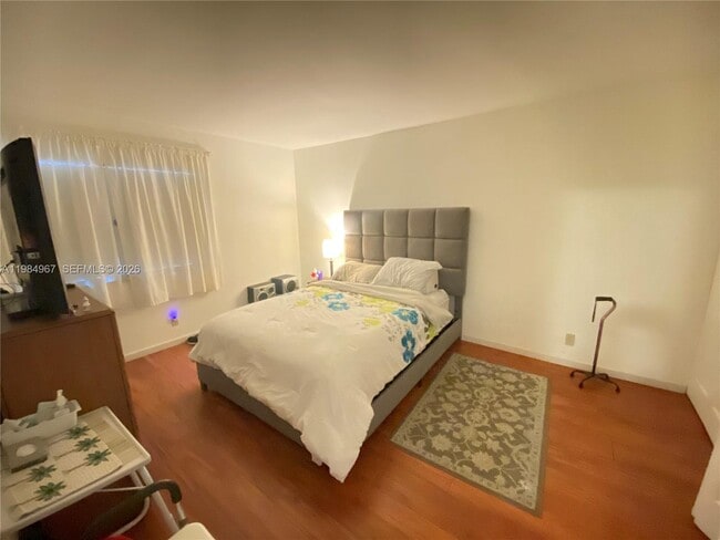 Foto del edificio - 240 Lakeview Dr