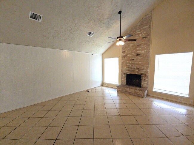 Foto del edificio - 4718 Reynaldo Dr