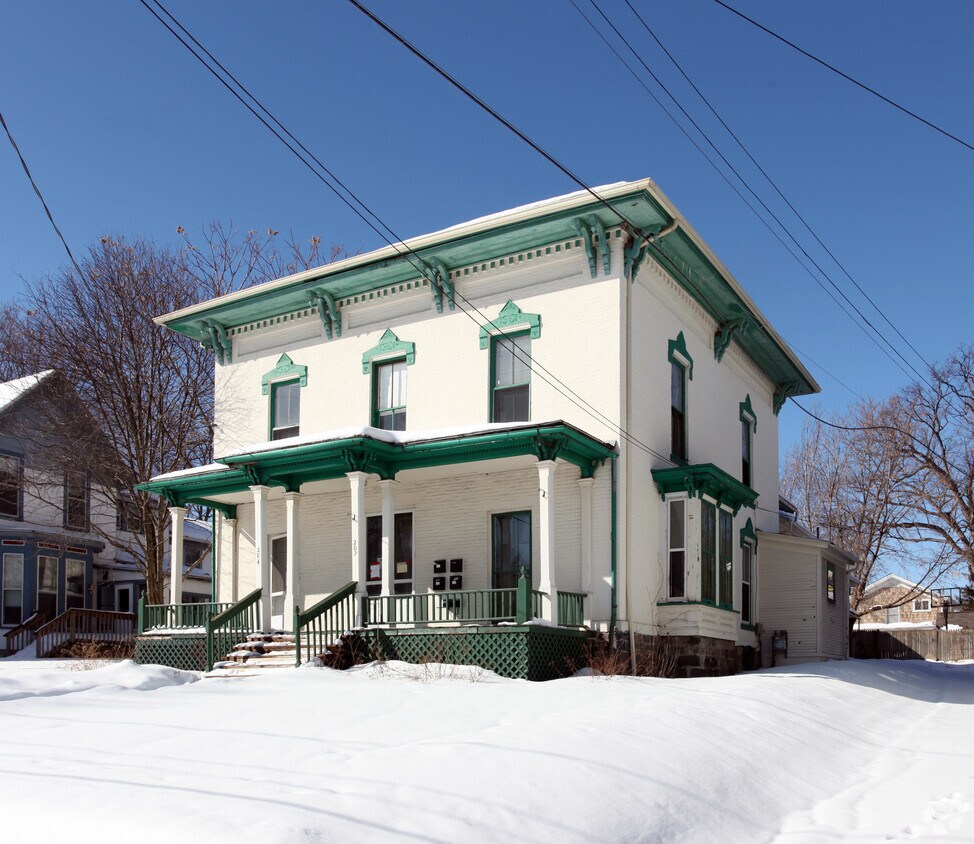 Building Photo - 202-204 3rd St