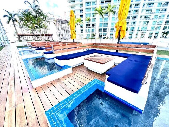 Foto del edificio - 92 SW 3rd St