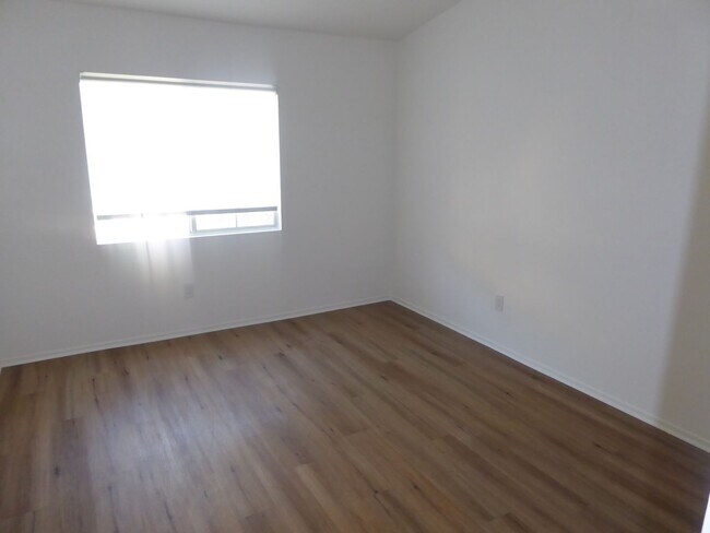 Building Photo - COMING SOON! 2 Bedroom Townhome in Stevens...