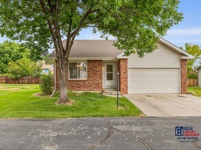 Building Photo - 4-Bed, 3-Bath Home - Maintenance-Free Living with Style!