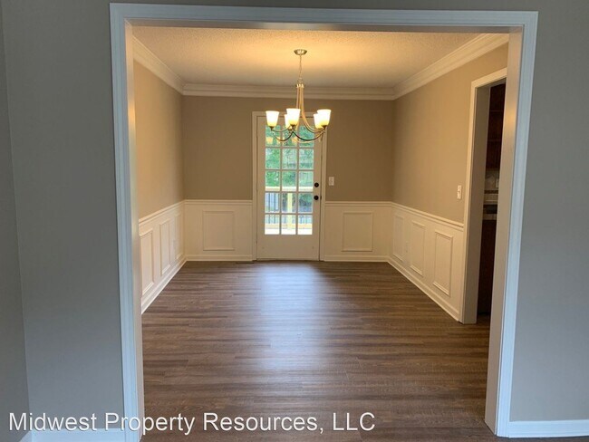 Foto del edificio - 4 br, 2.5 bath House - 525 SE Brentwood Dr.