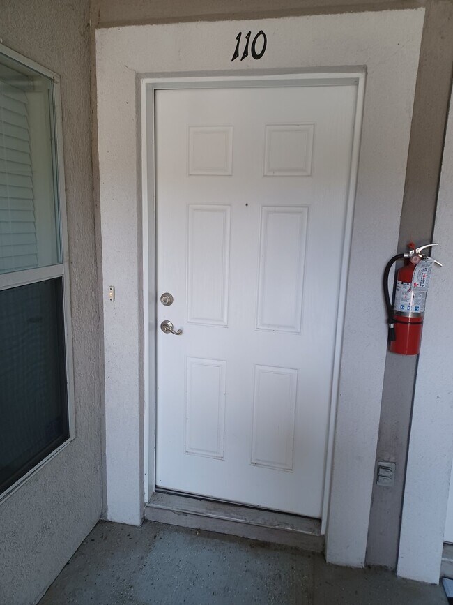 Foto del edificio - "$500 MOVE-IN SPECIAL! - Beautifully Updated 2/2 Condo in Gated Southside Neighborhood!"