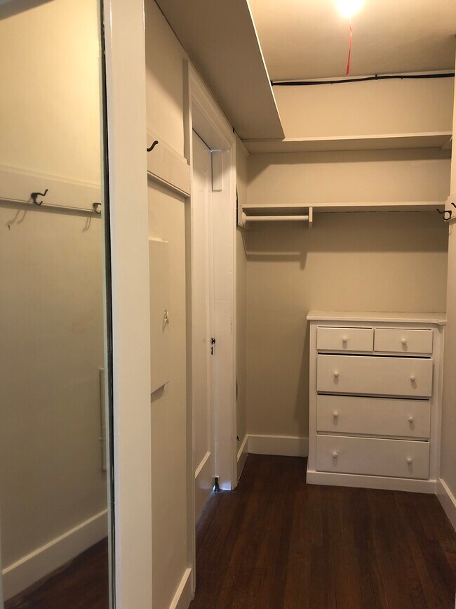 Foto del edificio - 1355 Willard St